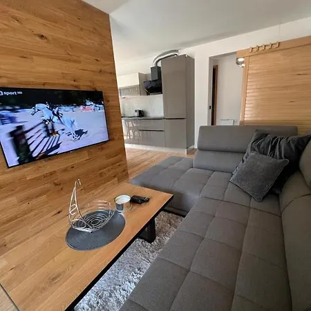Luxusni Grand V Centru Harrachova Se Soukromou Mega Terasou, S Privatnim Parkovanim Zdarma, S Moznosti Dobijeni Wallbox Ev A Vyhledem Na Harrachovsky Kostelicek 하라포프