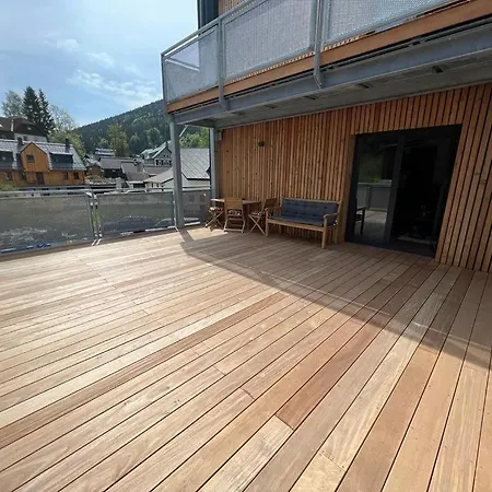 Luxusní Grand V Centru Harrachova Se Soukromou Mega Terasou, S Možností Dobíjení Wallbox Ev A Výhledem Na Harrachovský Kostelíček Apartmán